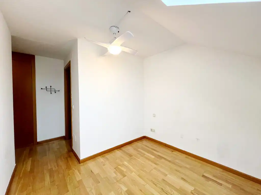 Bedroom of Attic for sale in Alcalá de Henares  with Heating