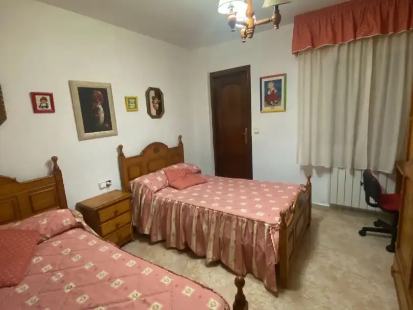 Schlafzimmer von Wohnung zur Miete in Baeza, Jaén