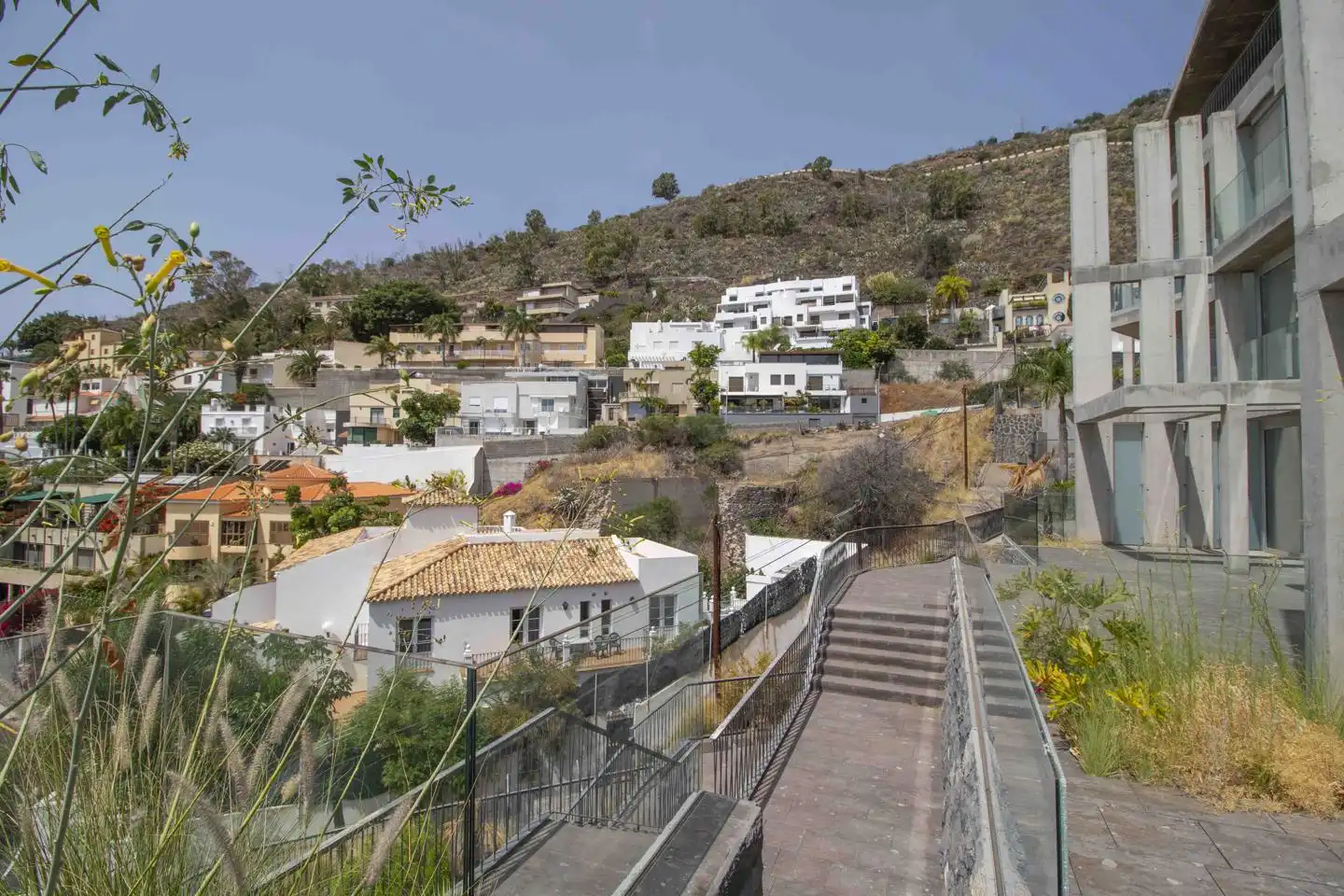 Außenansicht von Wohnung zum Verkauf in Santa Cruz de Tenerife mit Privatgarten und Terrasse