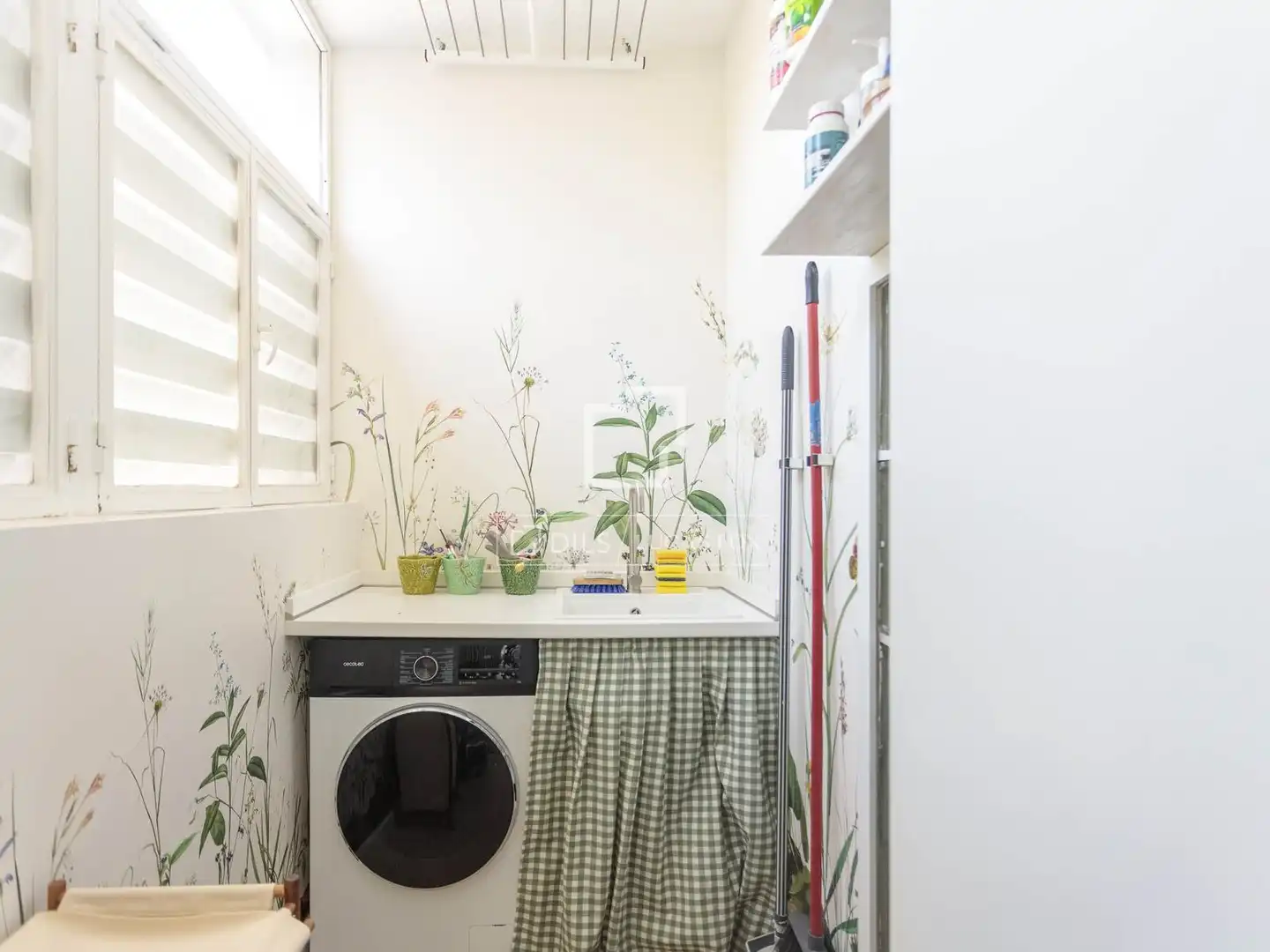 Balcony of Flat for rent in Madrid  with Air Conditioner, Heating and Private garden