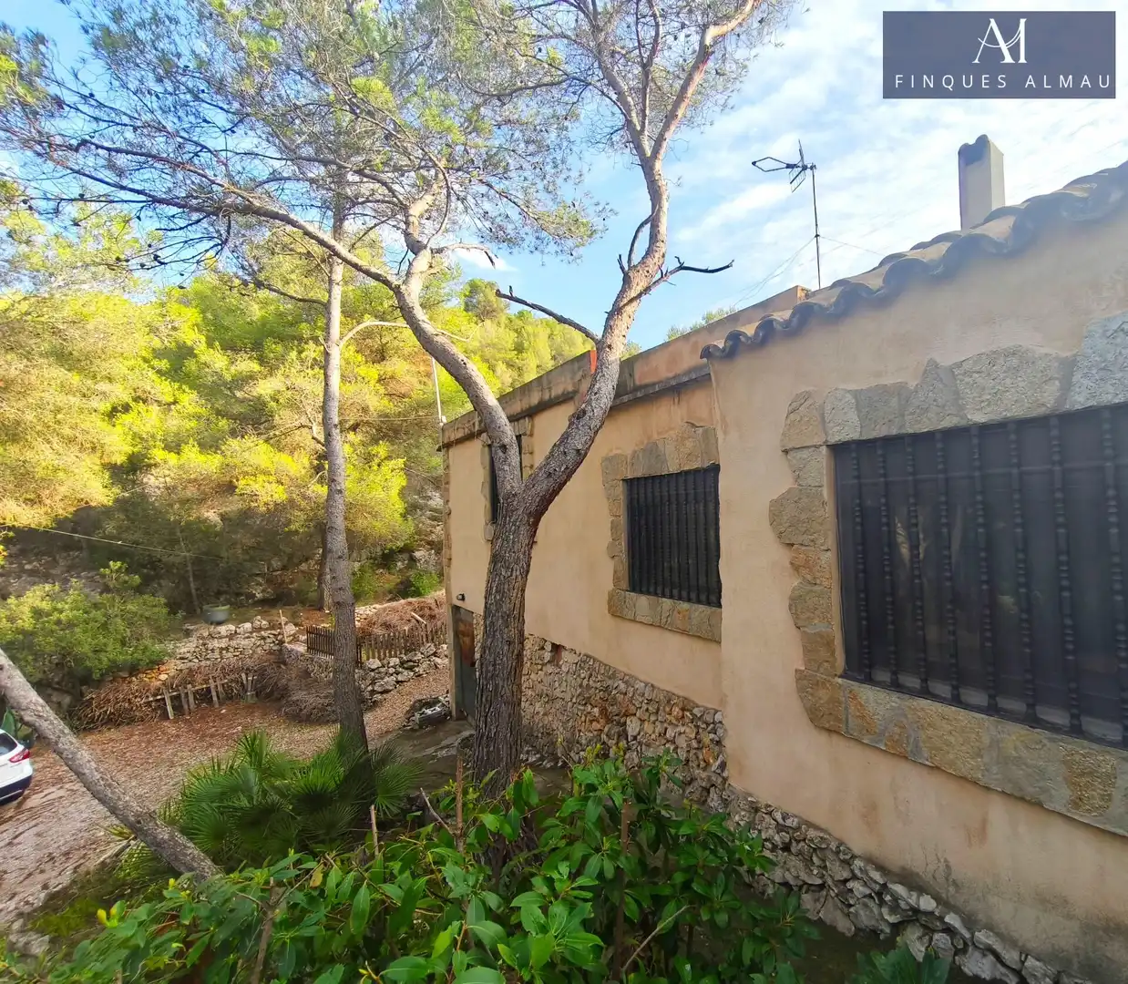 Casa rústica amb jardí en venda a Nord