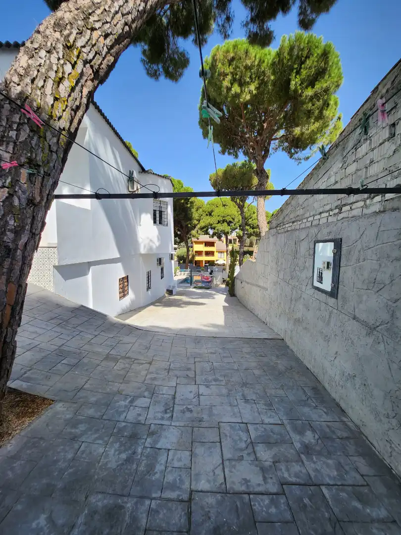 Vista exterior de Casa o chalet en venta en Alcalá de Guadaira con Aire acondicionado, Calefacción y Jardín privado