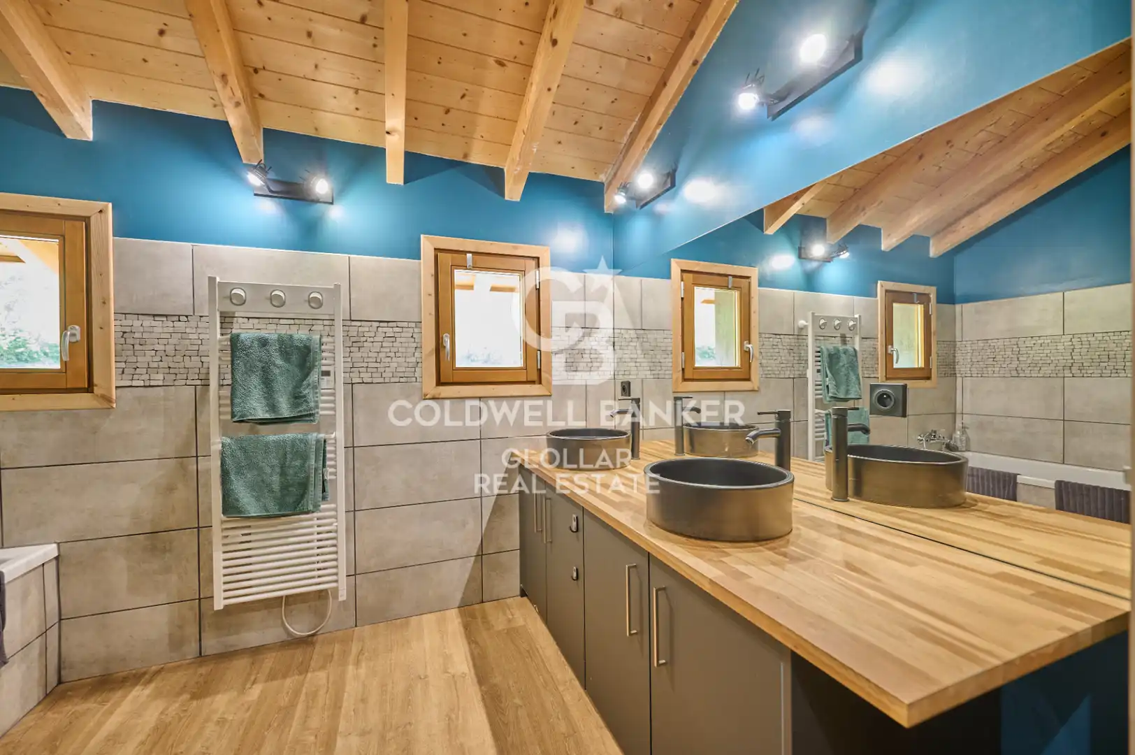 Bathroom of Houses for sale in Latour - de - Carol  with Heating, Private garden and Parquet flooring
