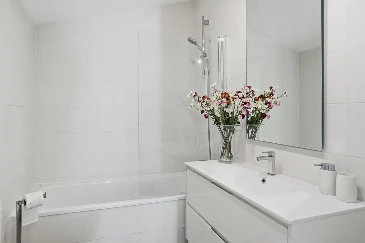 Bathroom of Attic for sale in Benalmádena  with Air Conditioner, Heating and Terrace