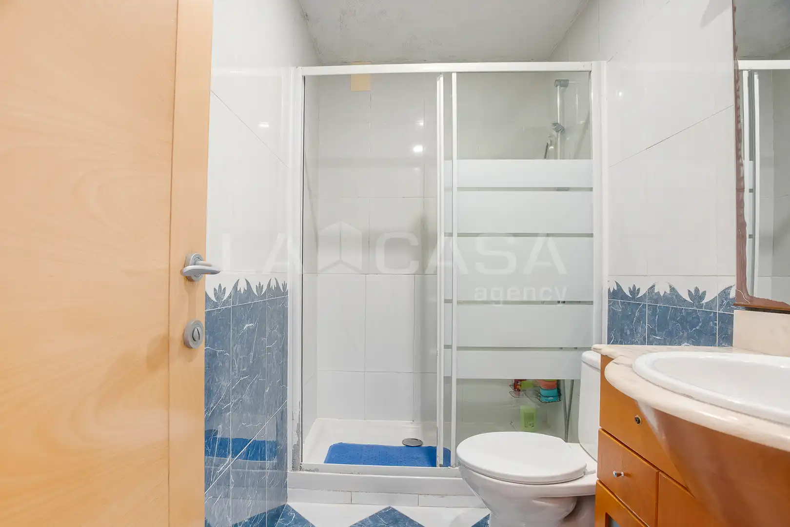 Bany de Casa o xalet en venda en Barcelona amb Aire condicionat, Calefacció i Forn