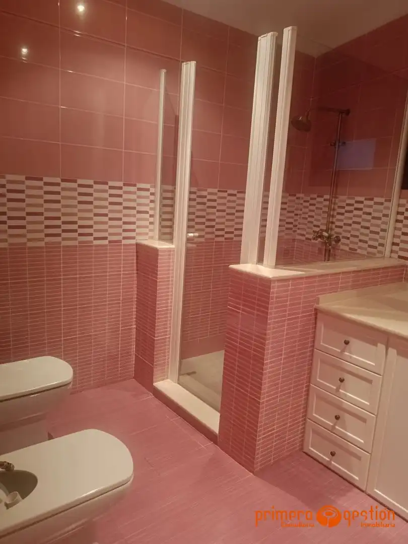 Baño de Piso en venta en Carmona con Aire acondicionado