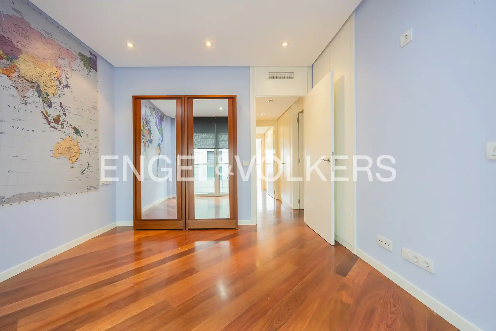 Flat for sale in Bilbao   with Air Conditioner, Heating and Parquet flooring