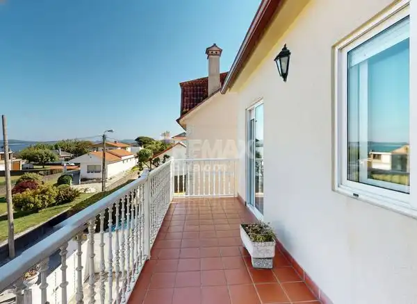Terrassa de Casa o xalet en venda en Nigrán amb Calefacció, Jardí privat i Parquet
