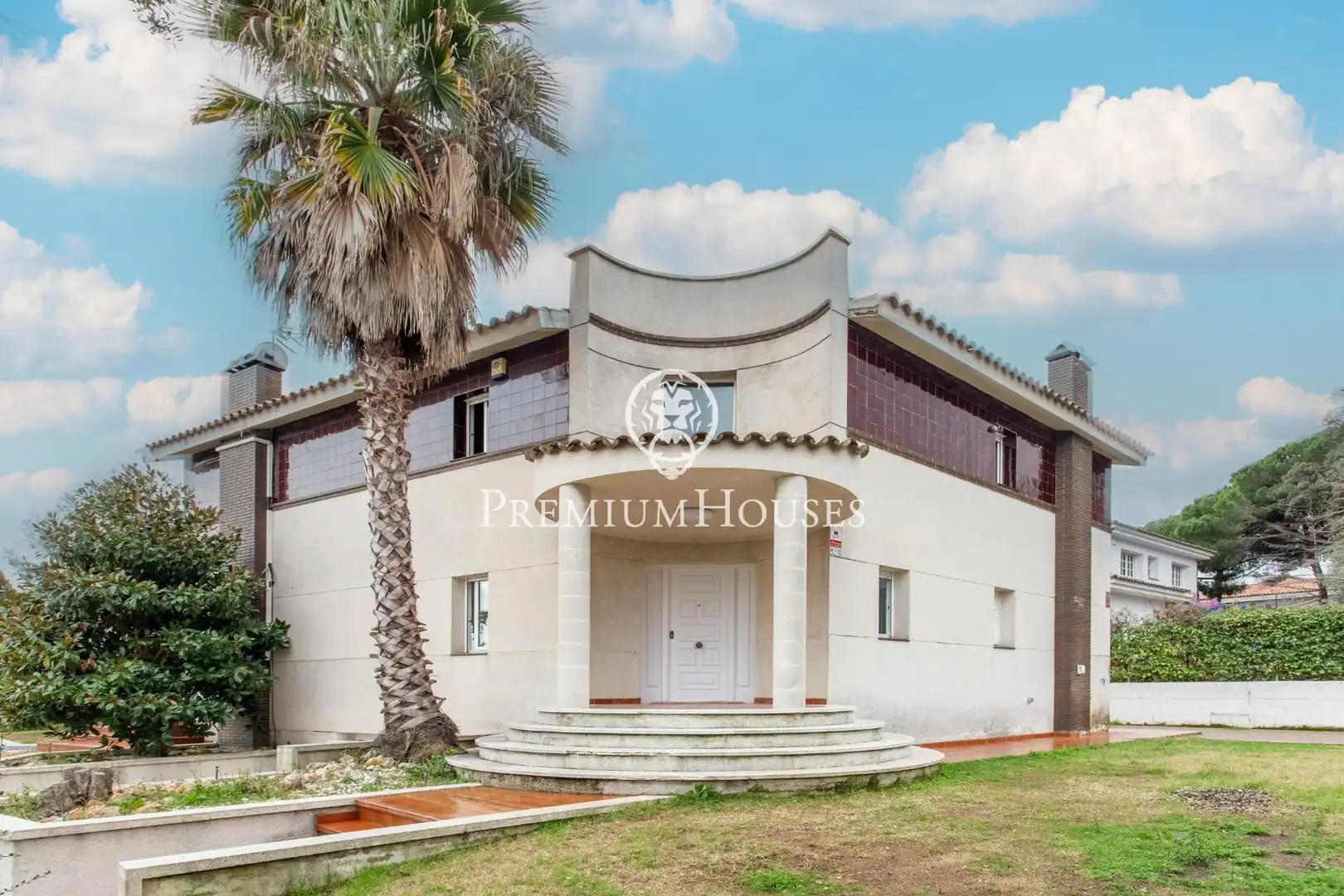 Vista exterior de Casa o xalet en venda en Alella amb Aire condicionat, Jardí privat i Terrassa