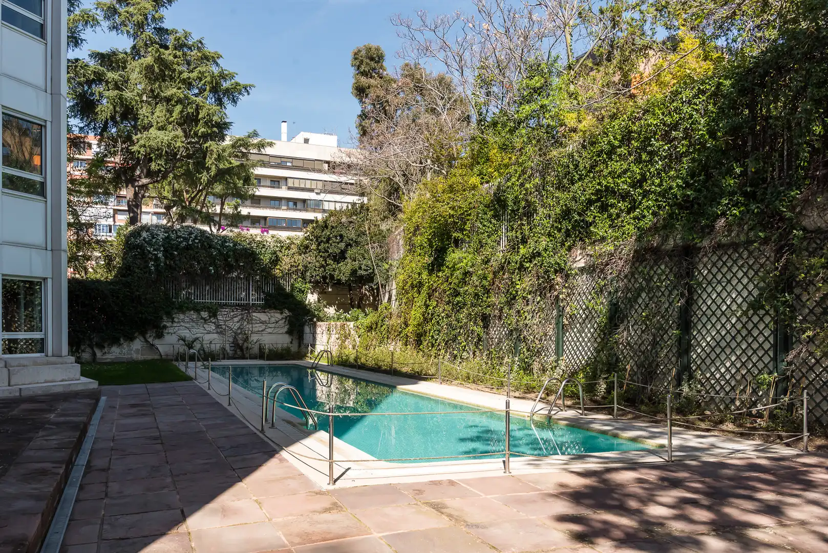 Schwimmbecken von Wohnung zur Miete in Madrid mit Klimaanlage, Heizung und Privatgarten