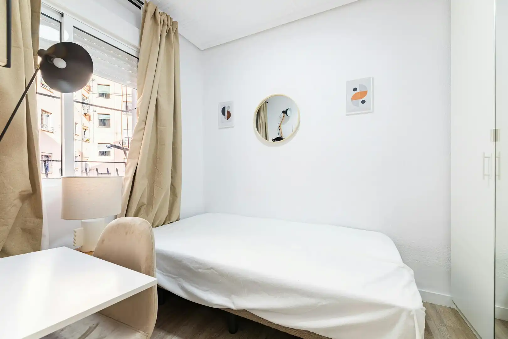 Habitación de Piso para compartir en Valencia con Calefacción, Amueblado y Lavadora
