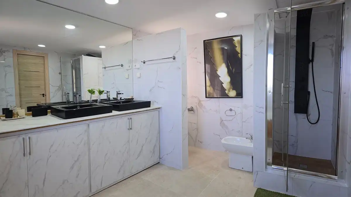 Bathroom of Detached homes for sale in Marbella  with Air Conditioner, Private garden and Terrace