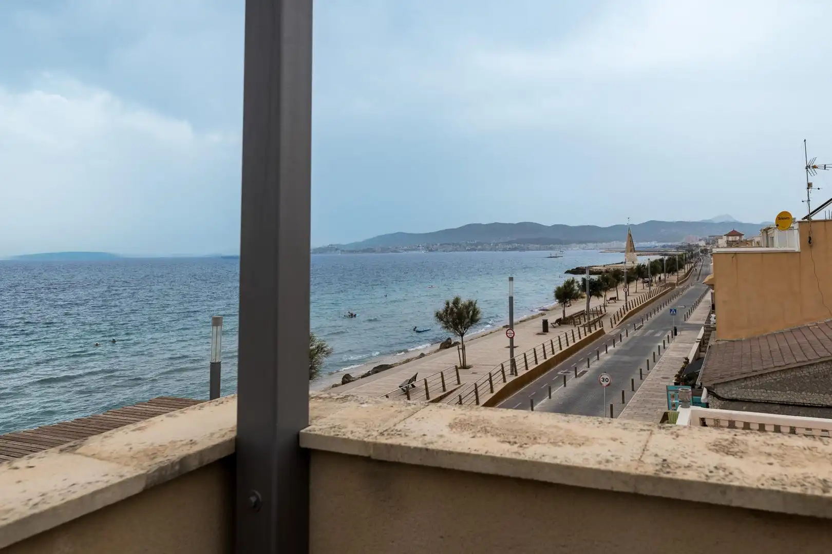 Vista exterior de Casa adosada de alquiler en  Palma de Mallorca con Aire acondicionado, Jardín privado y Terraza