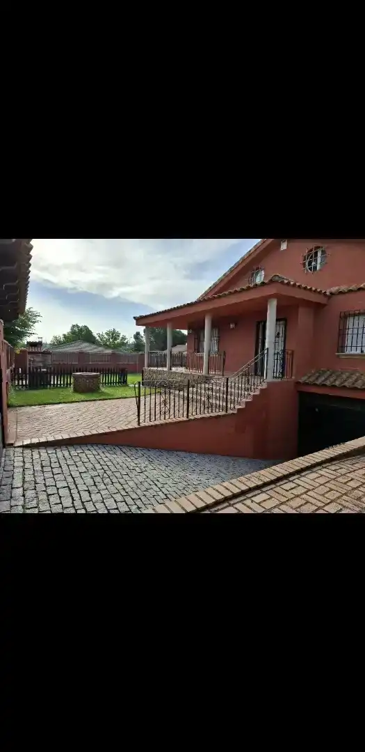 Vista exterior de Casa o xalet en venda en Torremocha de Jarama