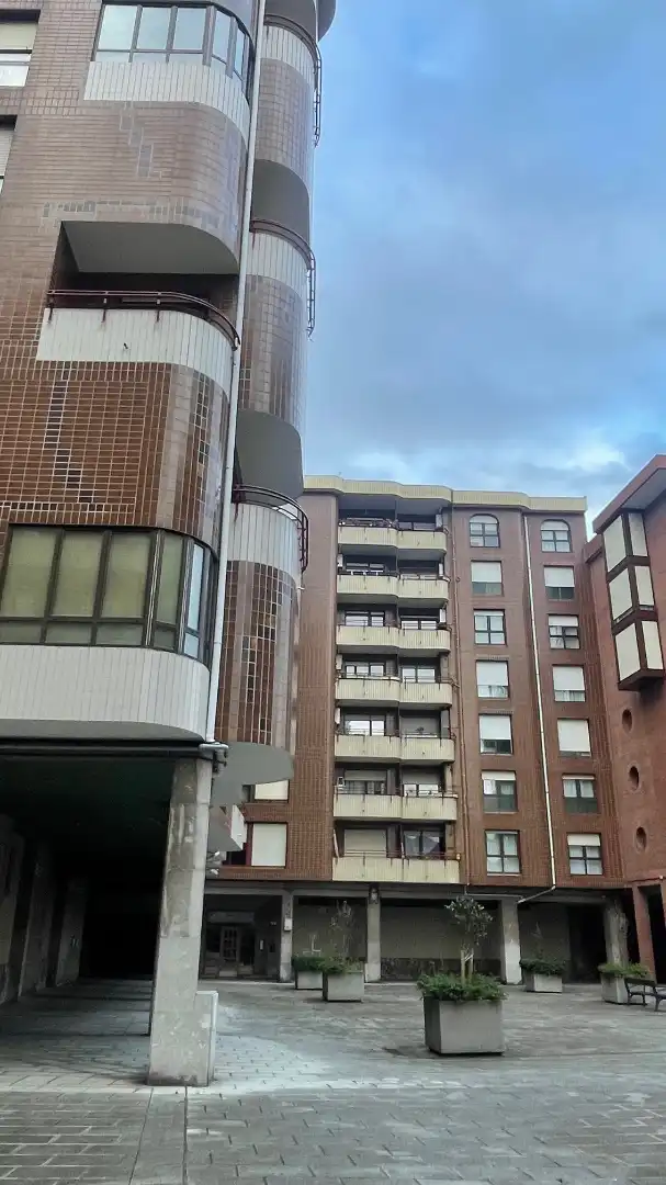 Vista exterior de Piso en venta en Portugalete con Calefacción, Terraza y Trastero