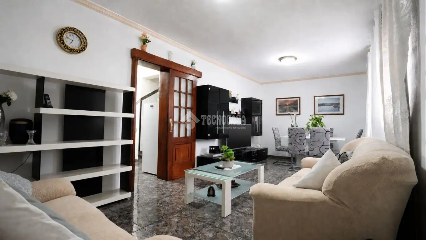Sala d'estar de Casa adosada en venda en San Cristóbal de la Laguna