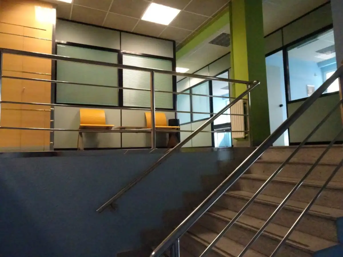 Büro zur Miete in Torrelavega  mit Klimaanlage, Abstellraum und Möbliert