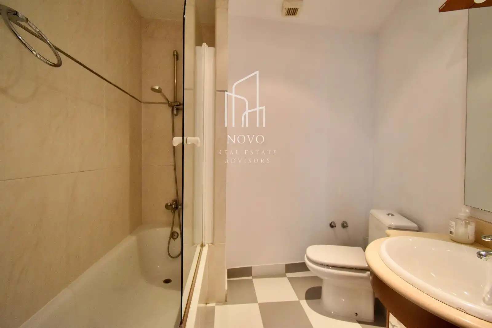 Badezimmer von Wohnung zur Miete in Madrid mit Heizung, Terrasse und Möbliert