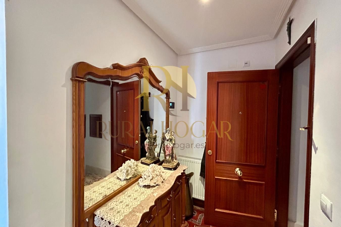 Bedroom of Flat for sale in Villaturiel  with Heating, Terrace and Furnished