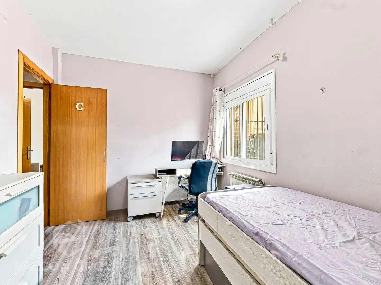 Habitación de Finca rústica en venta en Vilanova i la Geltrú con Aire acondicionado, Calefacción y Jardín privado