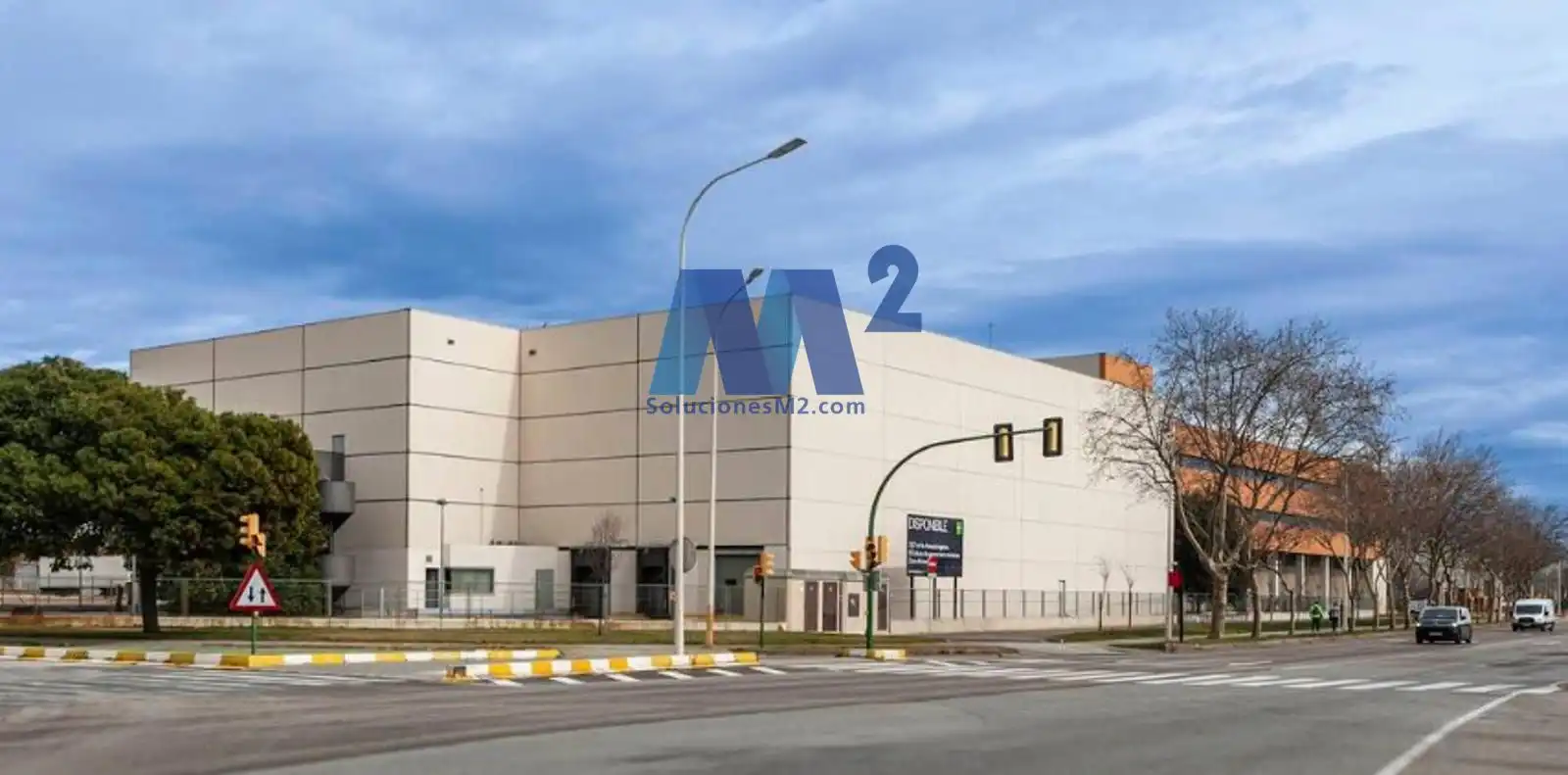 Nave industrial en alquiler en Carrer E