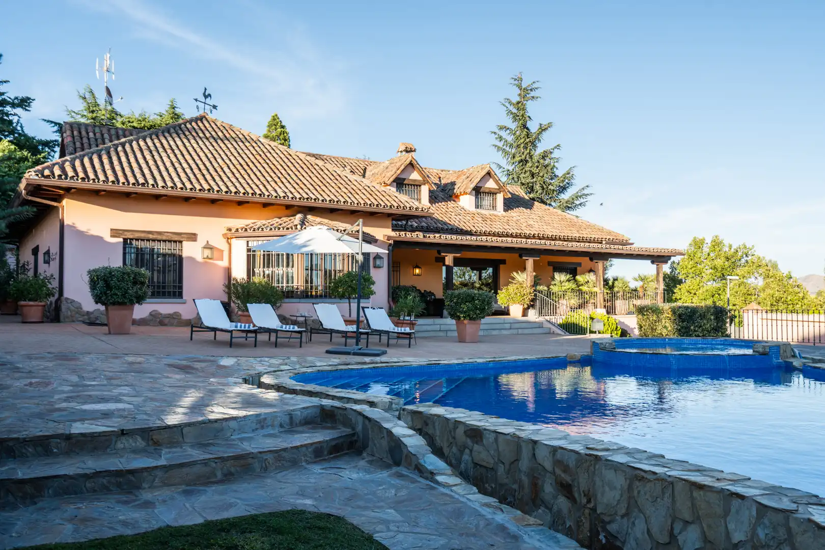 Swimming pool of Houses for sale in Manzanares El Real  with Air Conditioner, Heating and Private garden