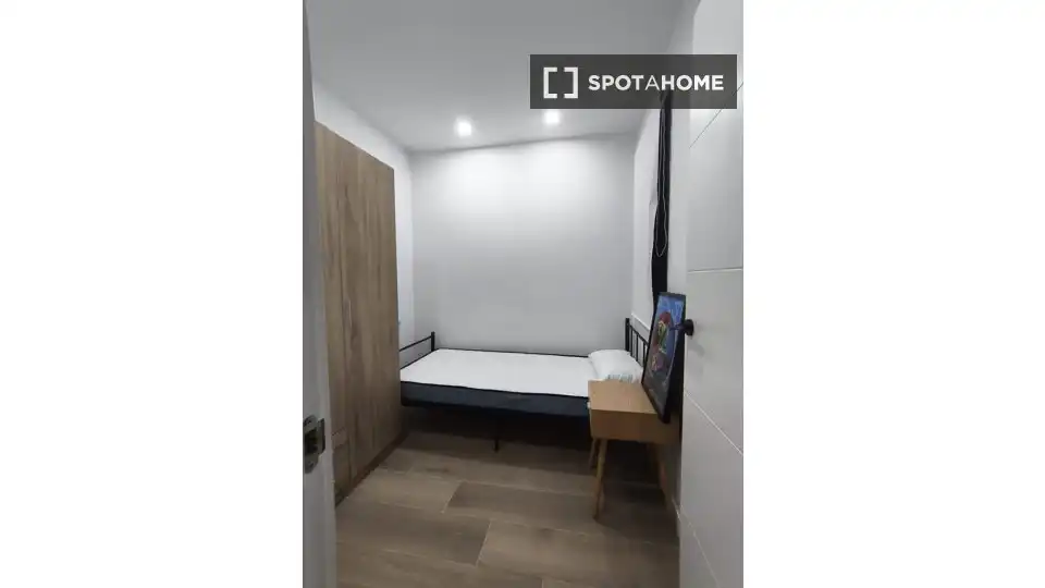 Bedroom of Flat for rent in Barcelona  with Air Conditioner, Heating and Furnished
