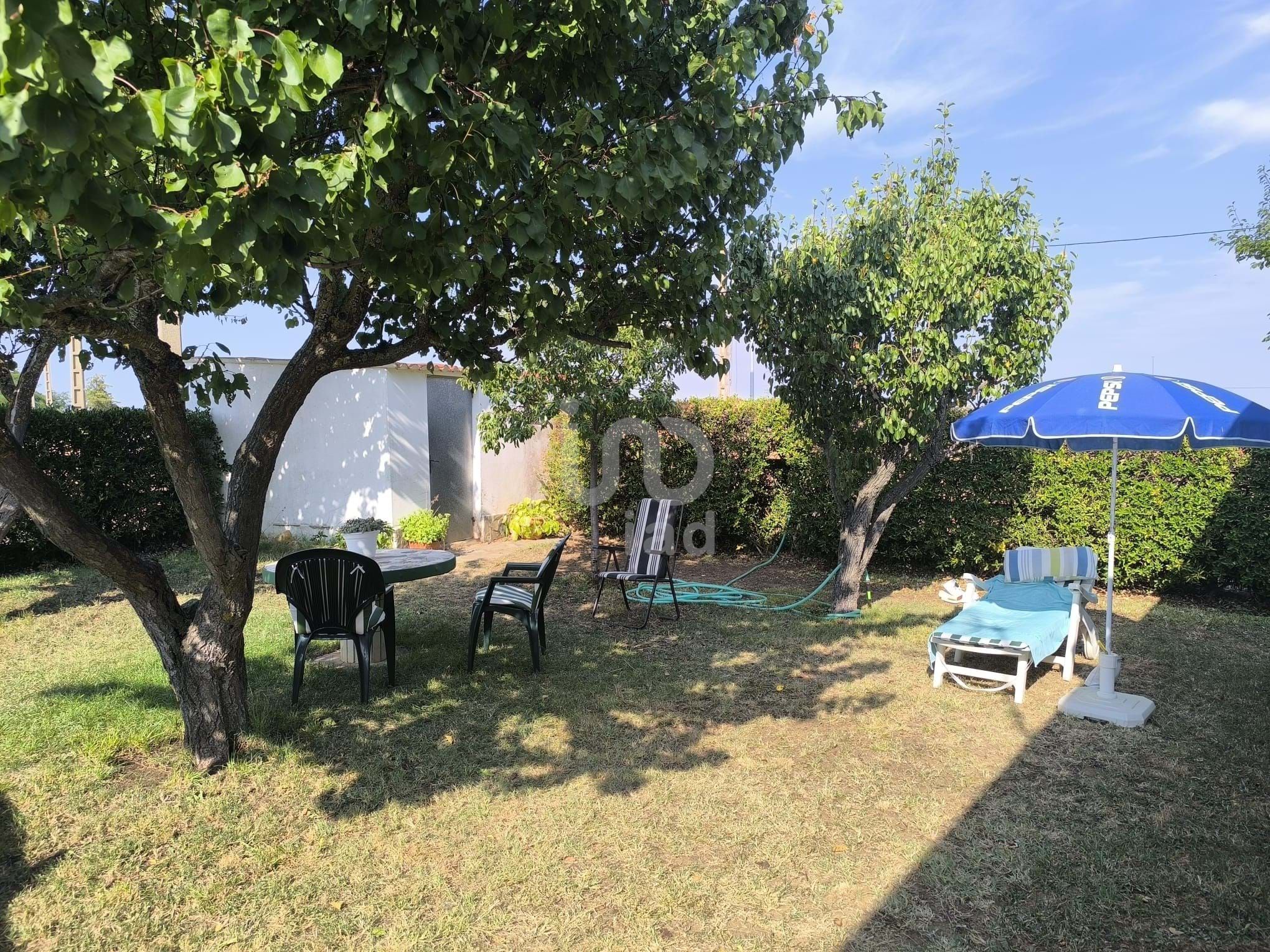 Jardí de Casa o xalet en venda en León Capital  amb Calefacció