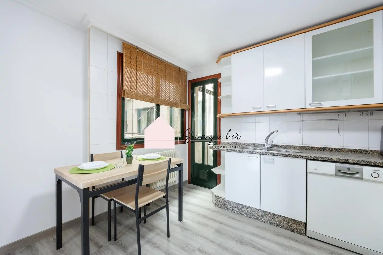 Kitchen of Flat for sale in Ponteareas  with Heating and Parquet flooring