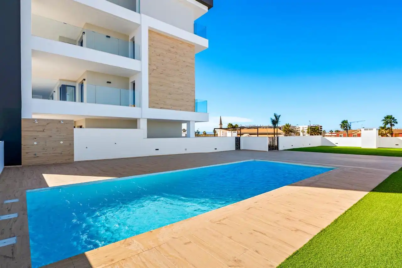Piscina de Apartament en venda en Los Alcázares amb Piscina i Moblat