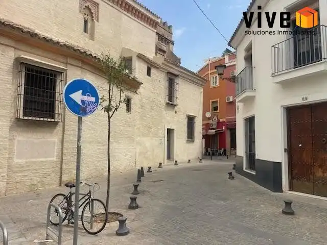 Außenansicht von Gebäude zum Verkauf in Sevilla