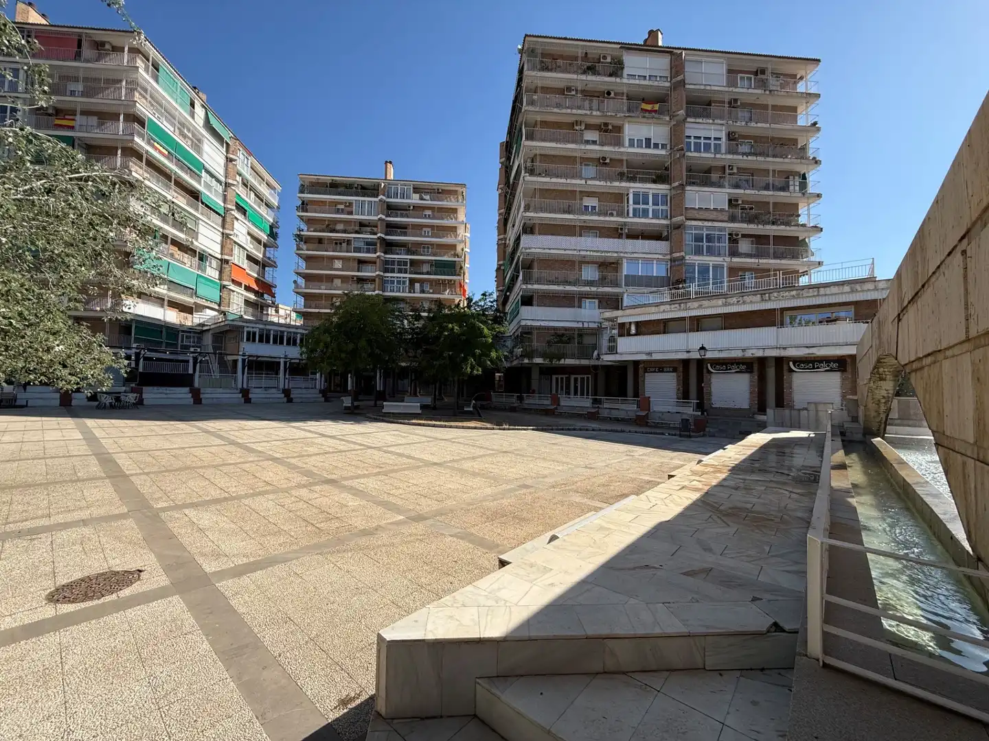 Vista exterior de Apartamento en venta en Granada con Aire acondicionado, Calefacción y Amueblado