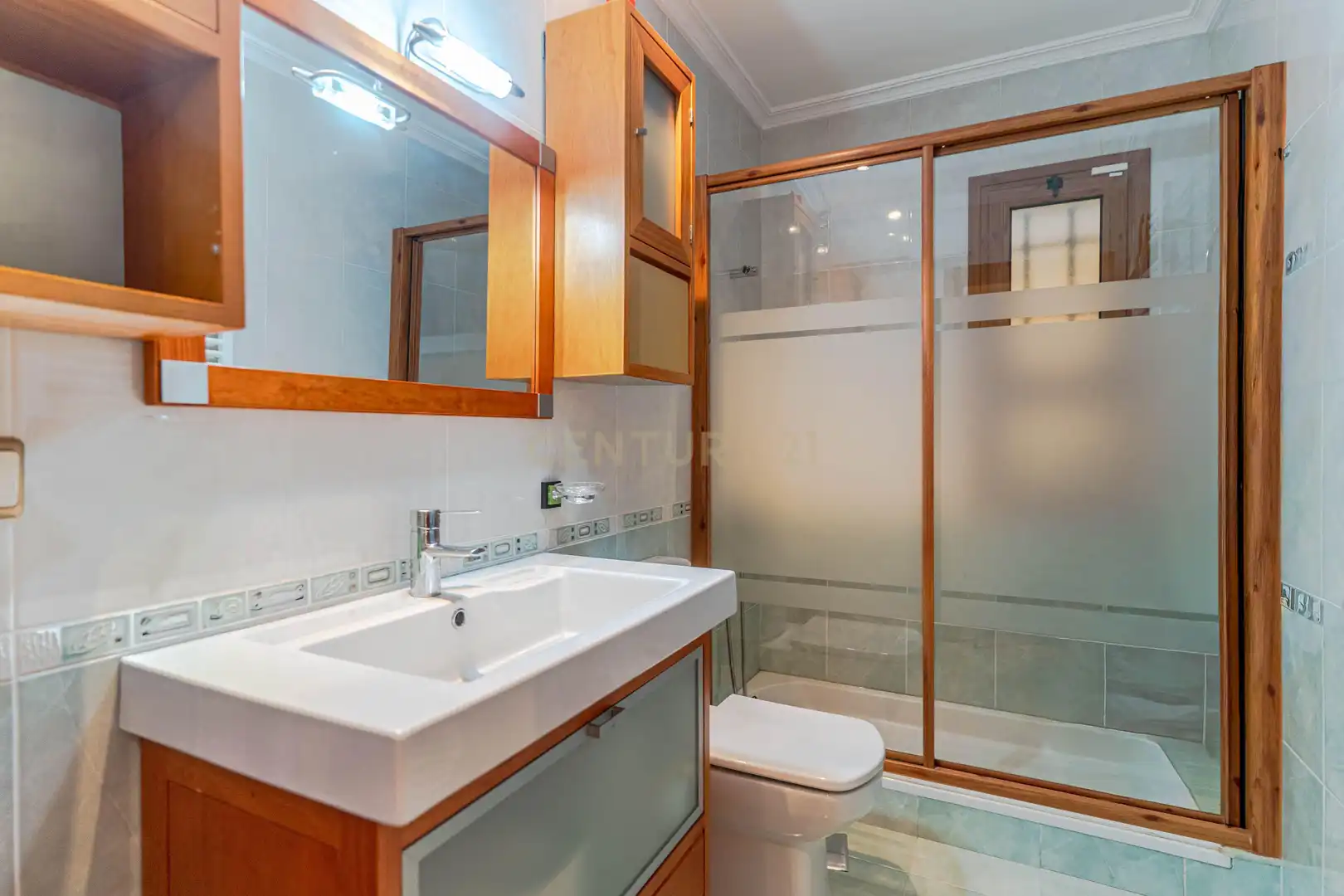 Bathroom of Houses for sale in Baza  with Storage room and Balcony