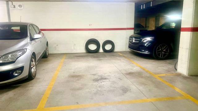 Garaje en Venta en Centre
