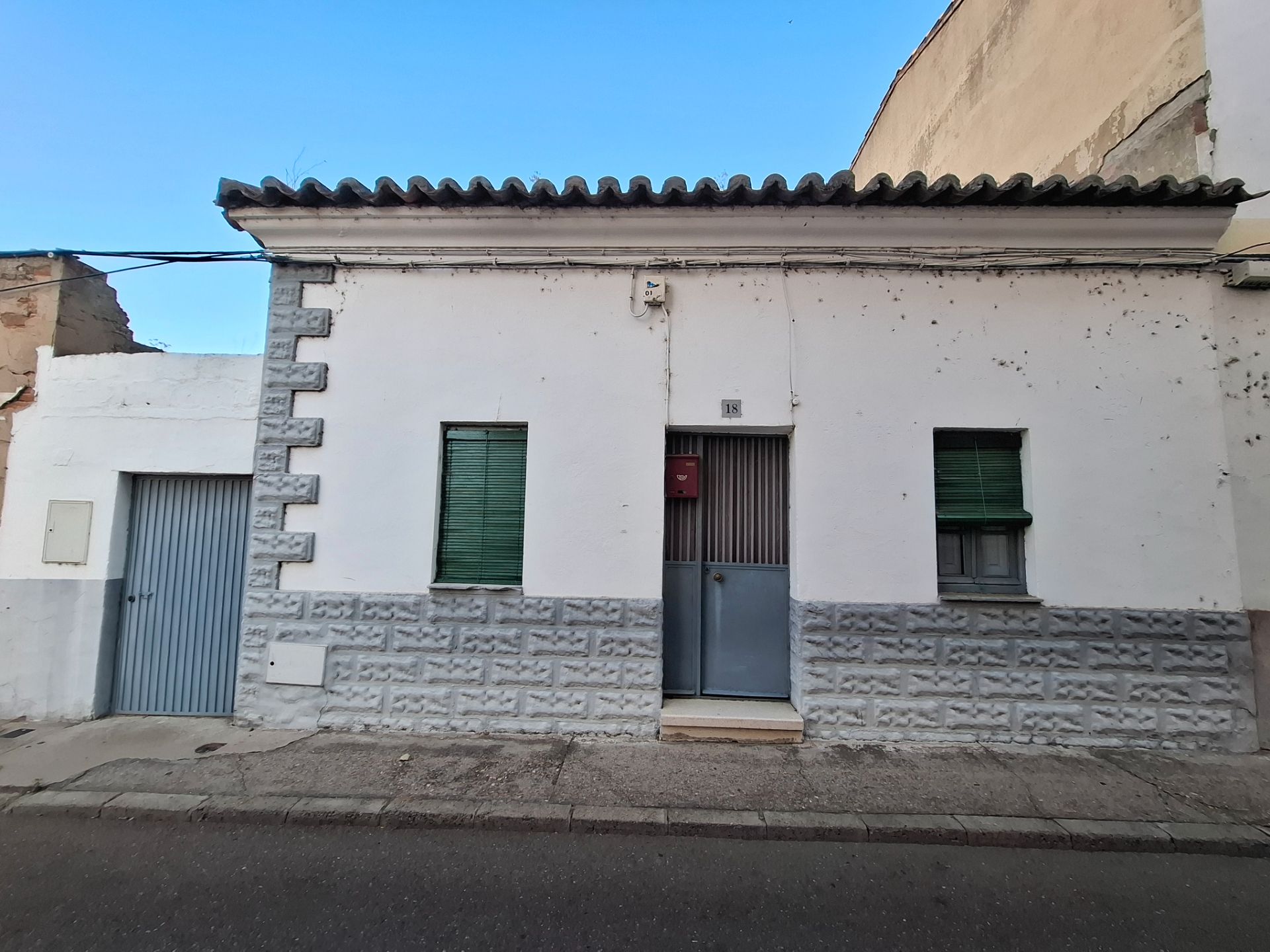 Vista exterior de Casa o xalet en venda en Zamora Capital  amb Calefacció, Terrassa i Traster
