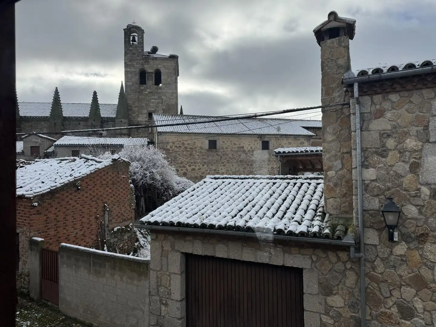 Vista exterior de Casa o xalet en venda en Bonilla de la Sierra amb Jardí privat
