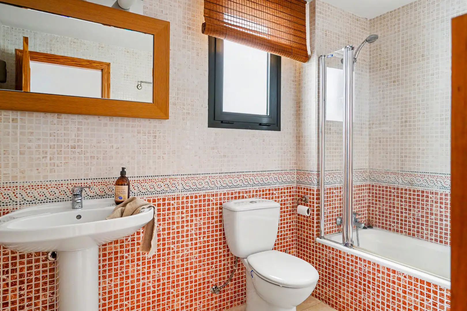 Badezimmer von Wohnungen zum Verkauf in Marratxí mit Klimaanlage, Terrasse und Schwimmbad
