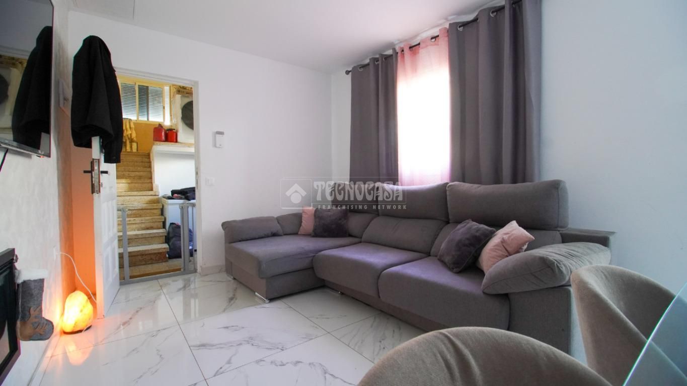 Sala d'estar de Casa adosada en venda en San Cristóbal de la Laguna