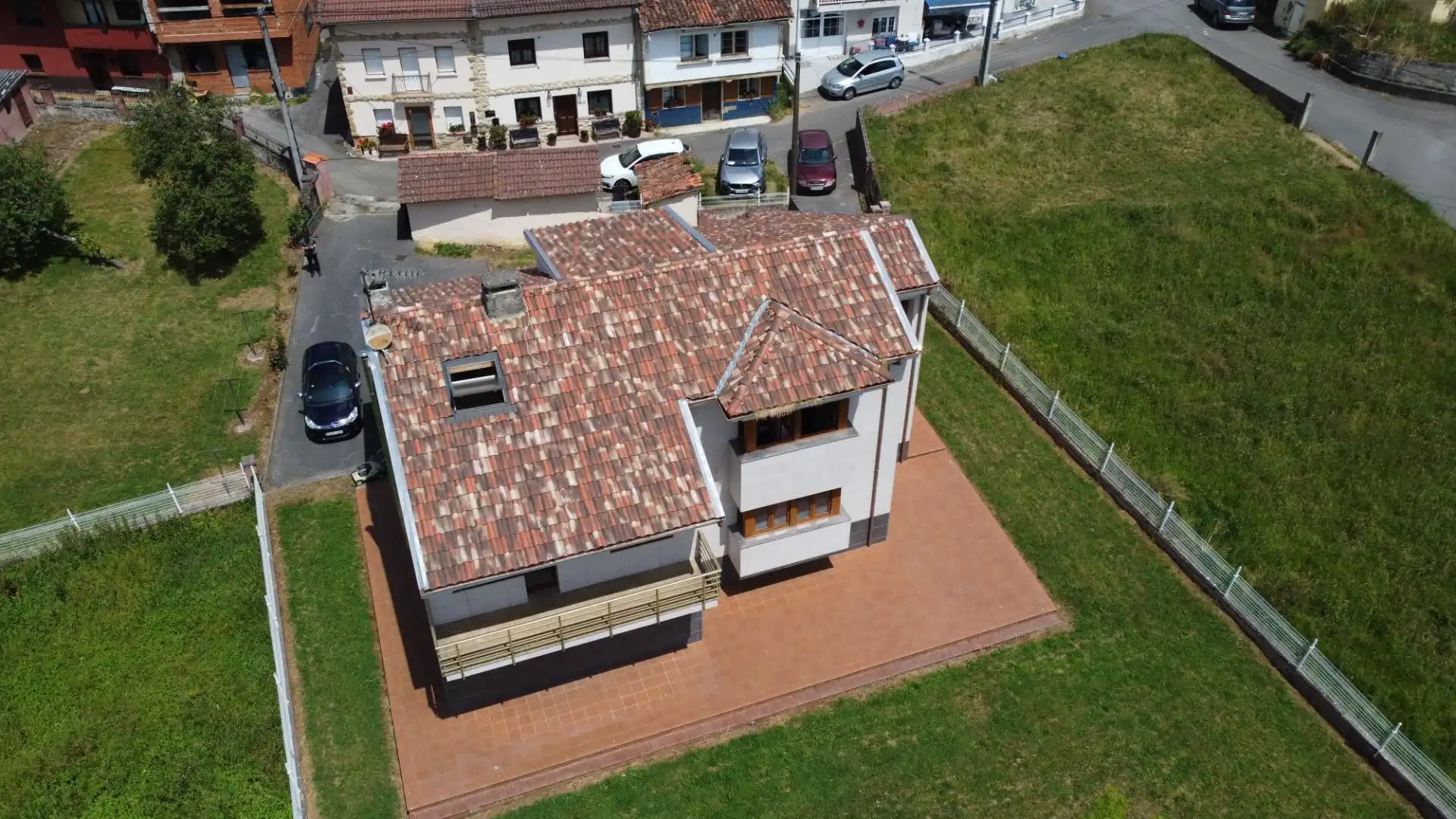 Vista exterior de Casa o xalet en venda en Bimenes amb Calefacció, Jardí privat i Terrassa