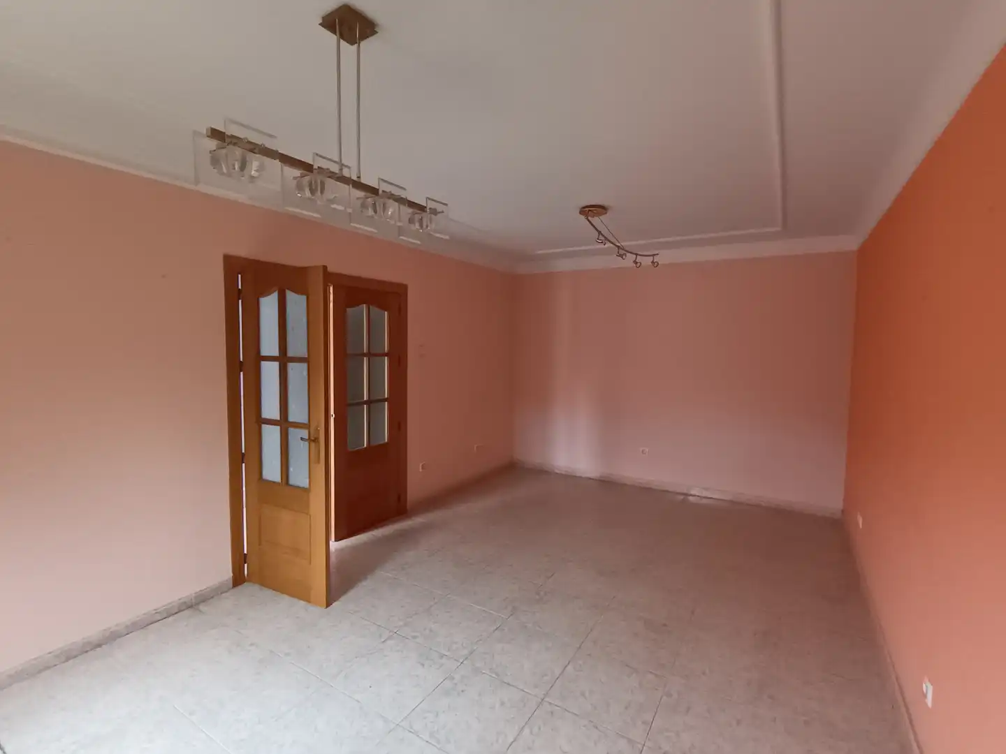 Wohnzimmer von Einfamilien-Reihenhaus zum Verkauf in Alcolea de Calatrava mit Klimaanlage, Heizung und Terrasse