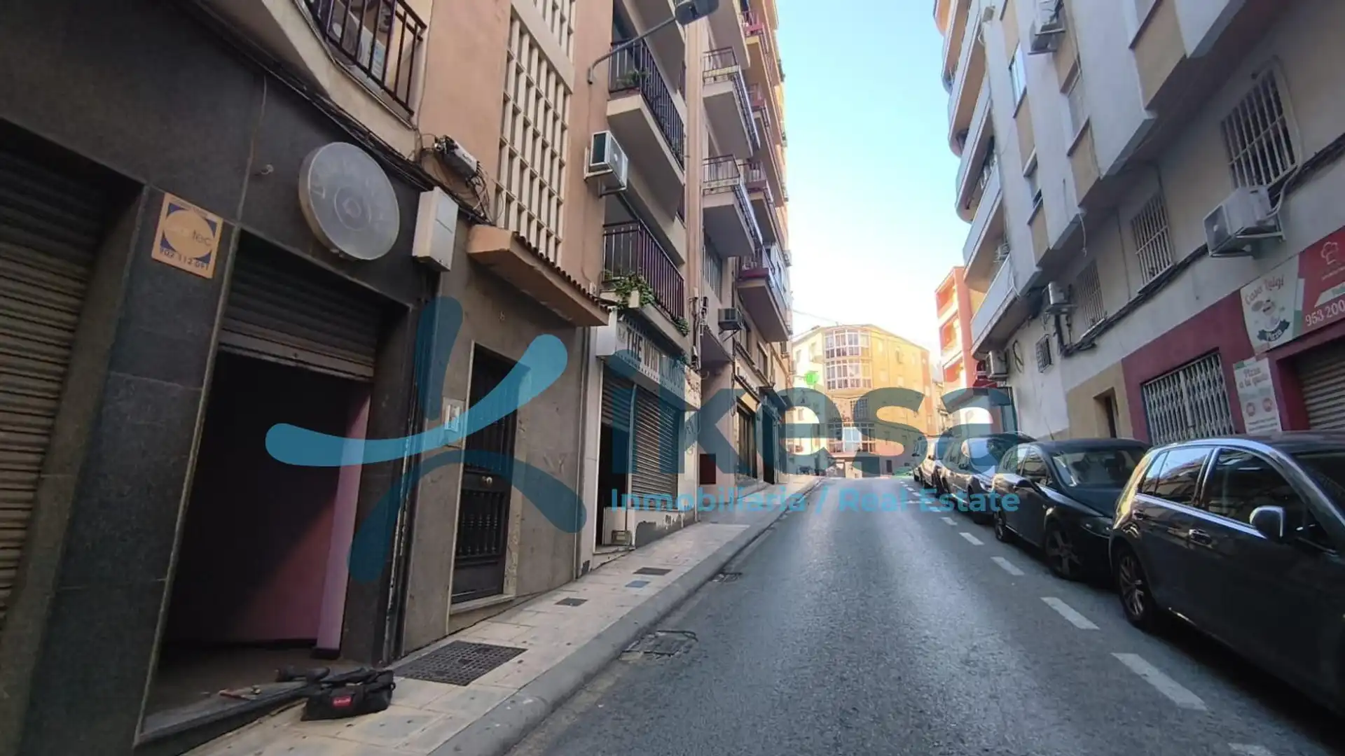 Vista exterior de Local en venta en  Jaén Capital