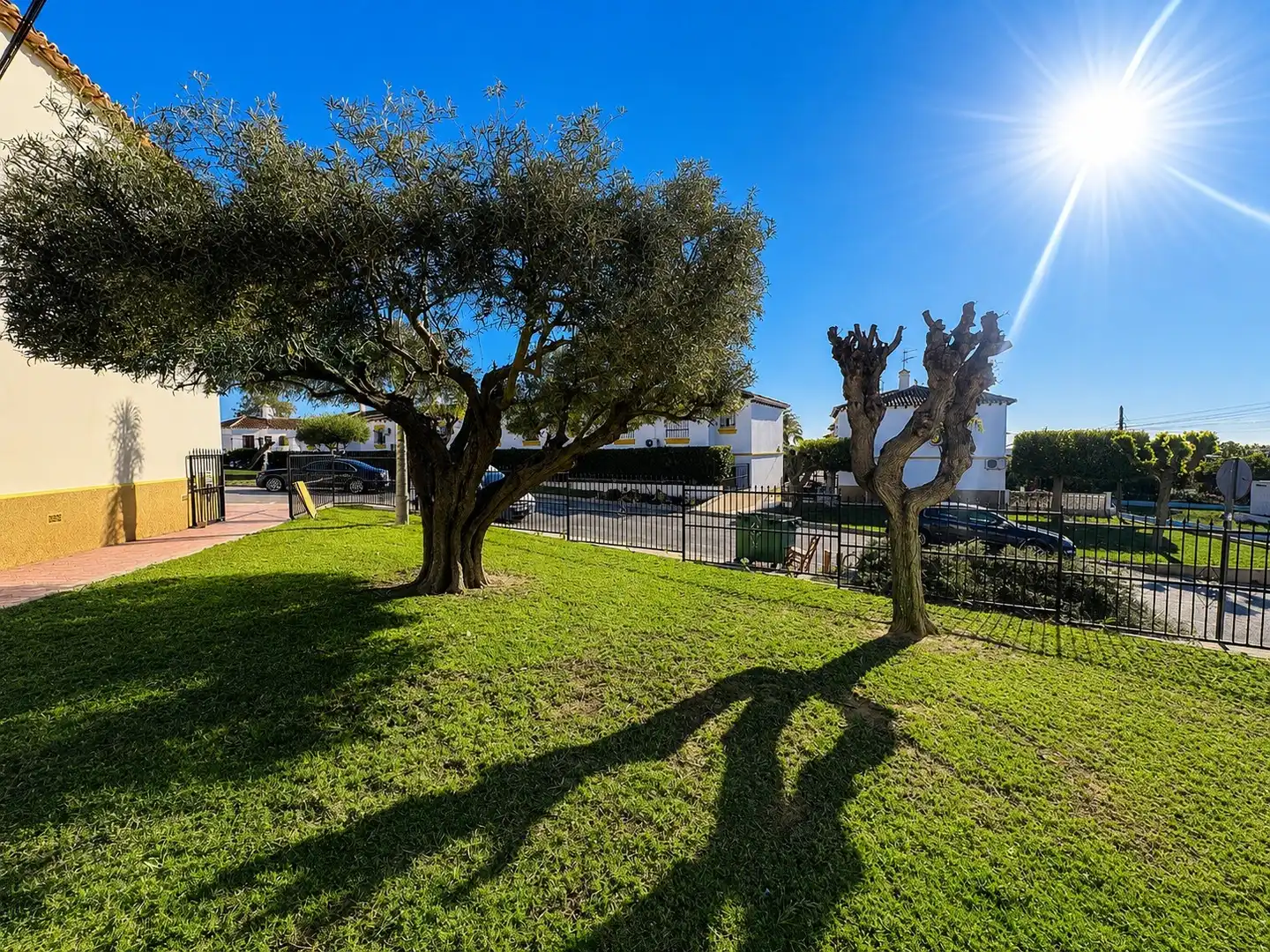 Außenansicht von Haus oder Chalet zum Verkauf in San Miguel de Salinas mit Klimaanlage, Heizung und Terrasse