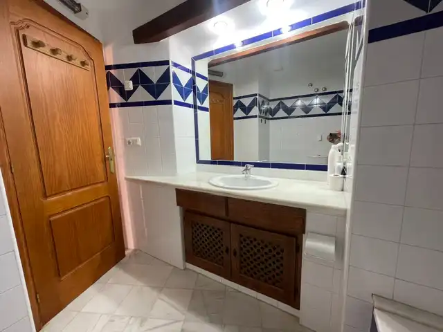 Badezimmer von Erdgeschoss zum Verkauf in Torrevieja mit Klimaanlage, Heizung und Terrasse