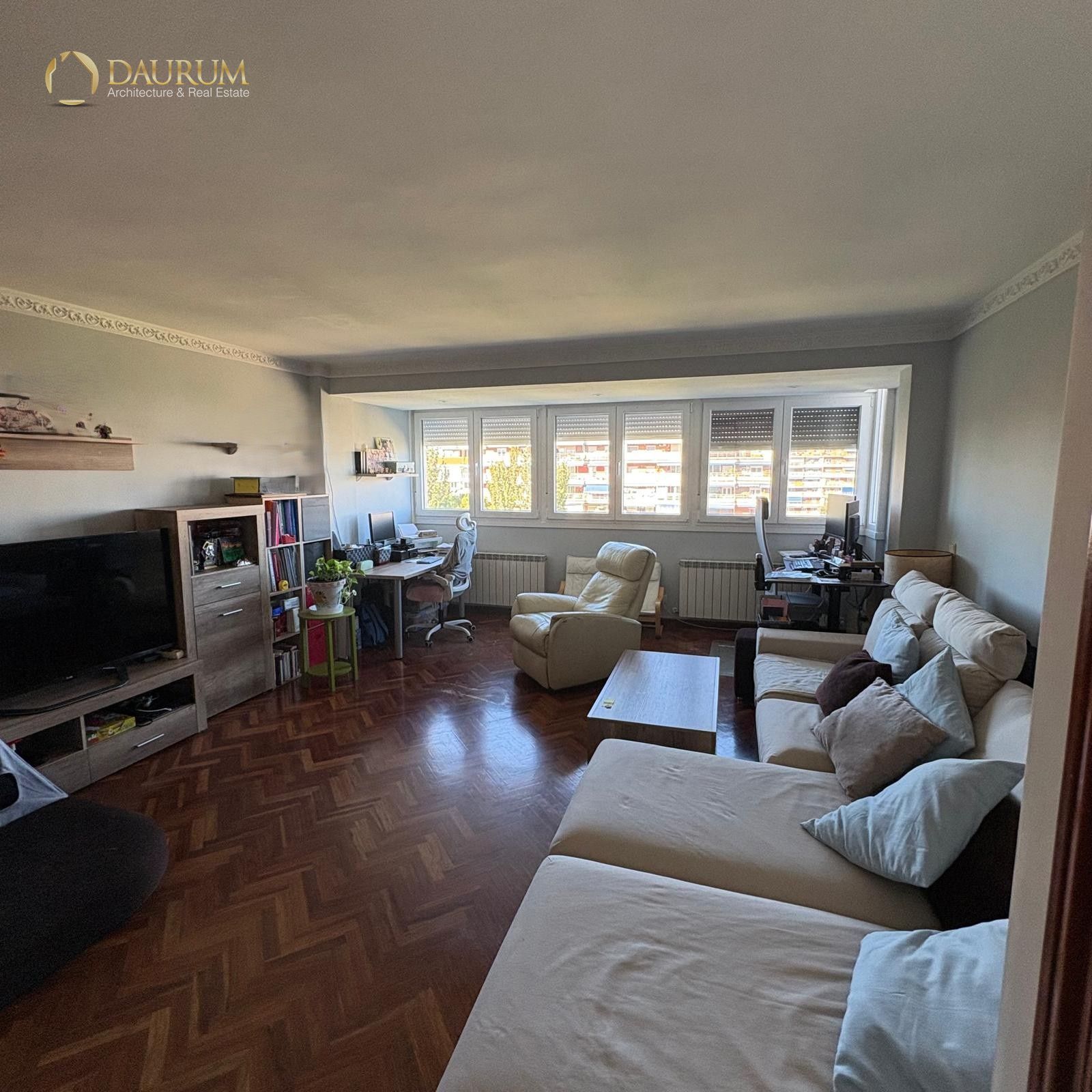 Sala de estar de Piso en venta en Torrejón de Ardoz con Calefacción, Piscina y Amueblado