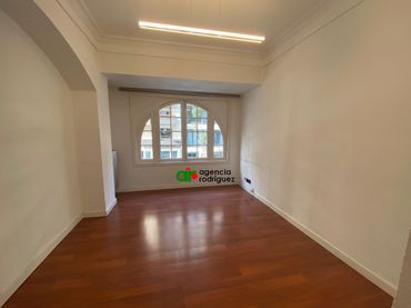 Piso con balcón en venta en Centro - Casco Histórico