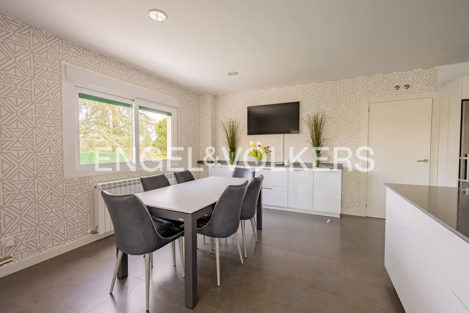 Comedor de Casa adosada de alquiler en Tres Cantos con Aire acondicionado, Calefacción y Jardín privado