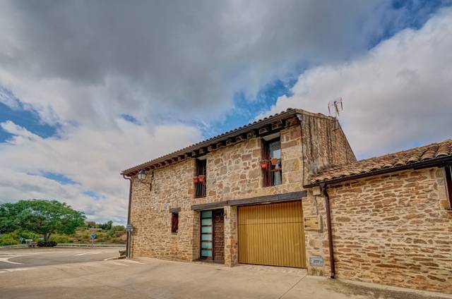 Casa-chalet en Venta en Undués de Lerda - CALLE MAYOR, 22 en Undués de Lerda