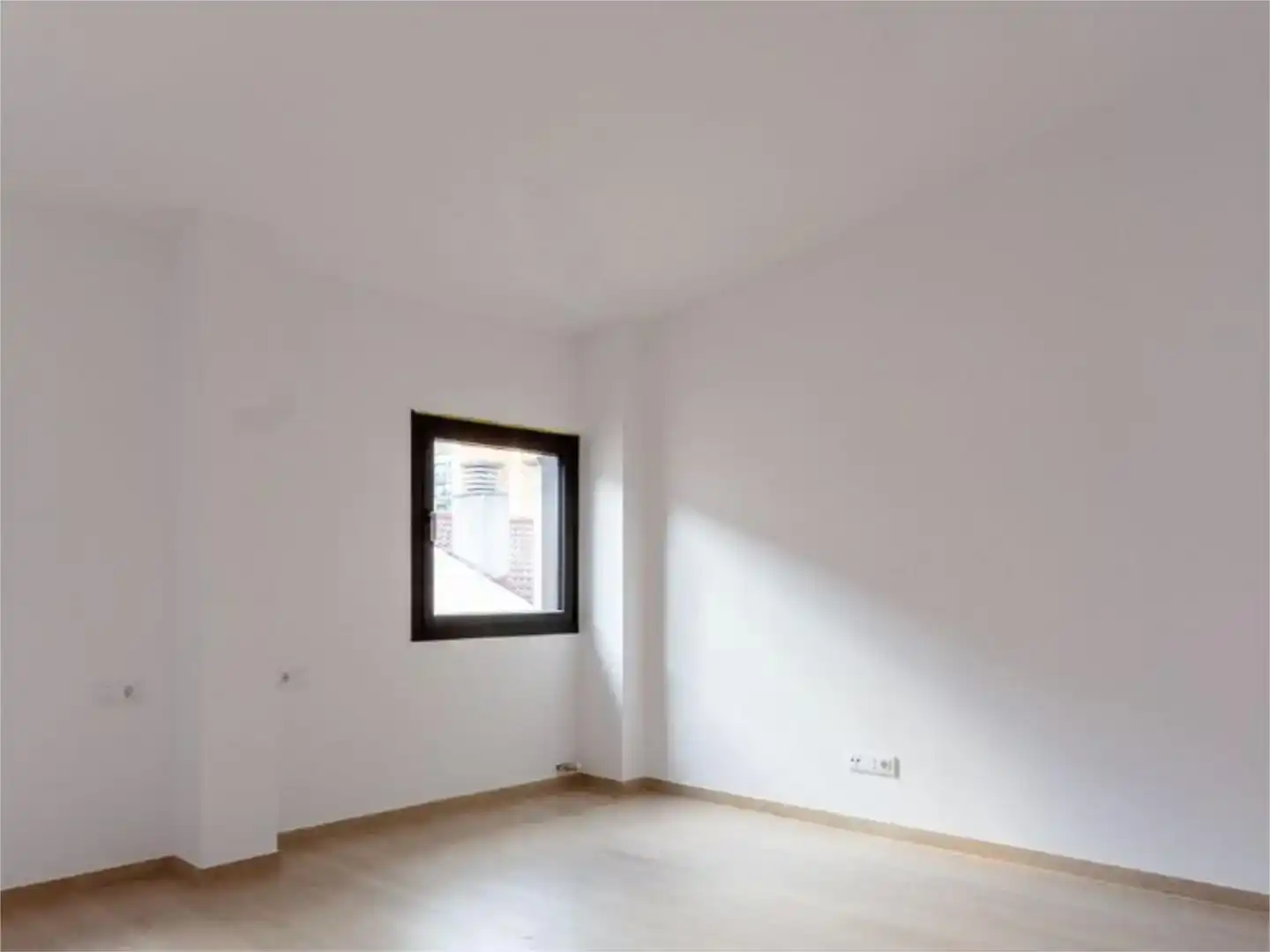 Habitación de Casa adosada en venta en Terrassa