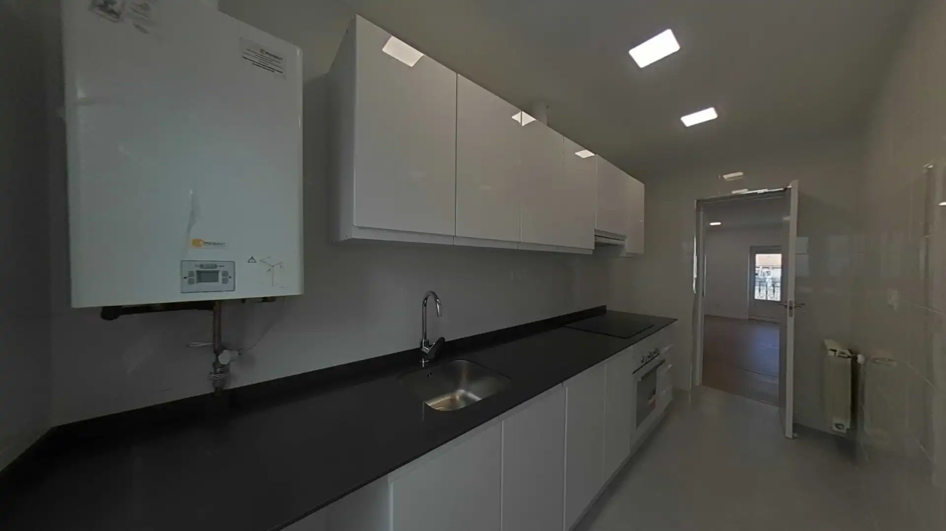 Küche von Wohnung zum Verkauf in Madrid mit Heizung, Terrasse und Ofen