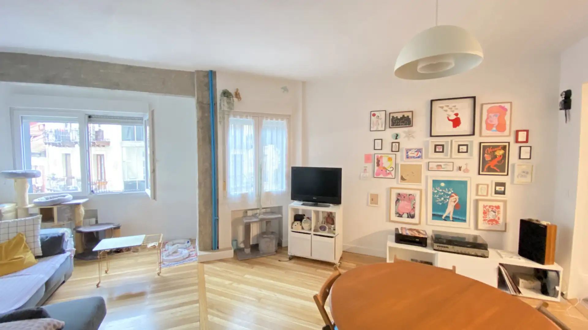Sala d'estar de Pis en venda en Bilbao  amb Calefacció i Moblat